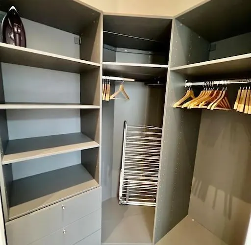 Very Bright Newly Renovated With Ac باريس
