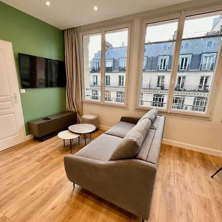 Very Bright Newly Renovated With Ac * Paris